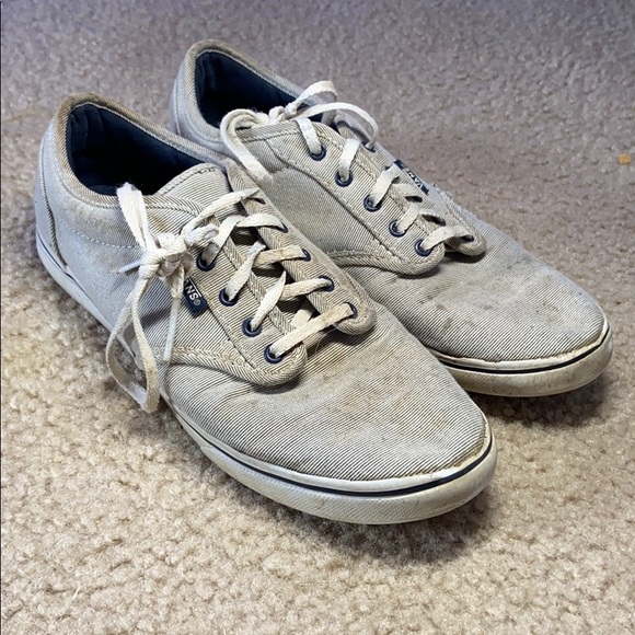 Vans - Picture 2 of 4